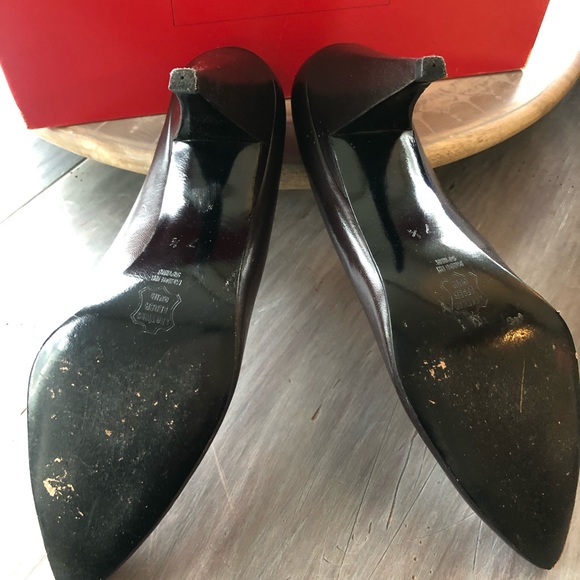 Charles Jourdan... heels - Picture 3 of 8